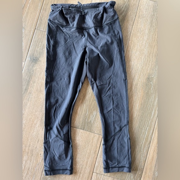 Lululemon black cropped leggings size 6 - Picture 1 of 8
